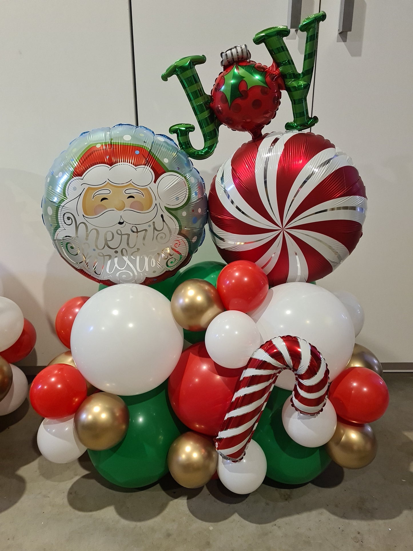 Mid size Christmas Balloon Arrangement