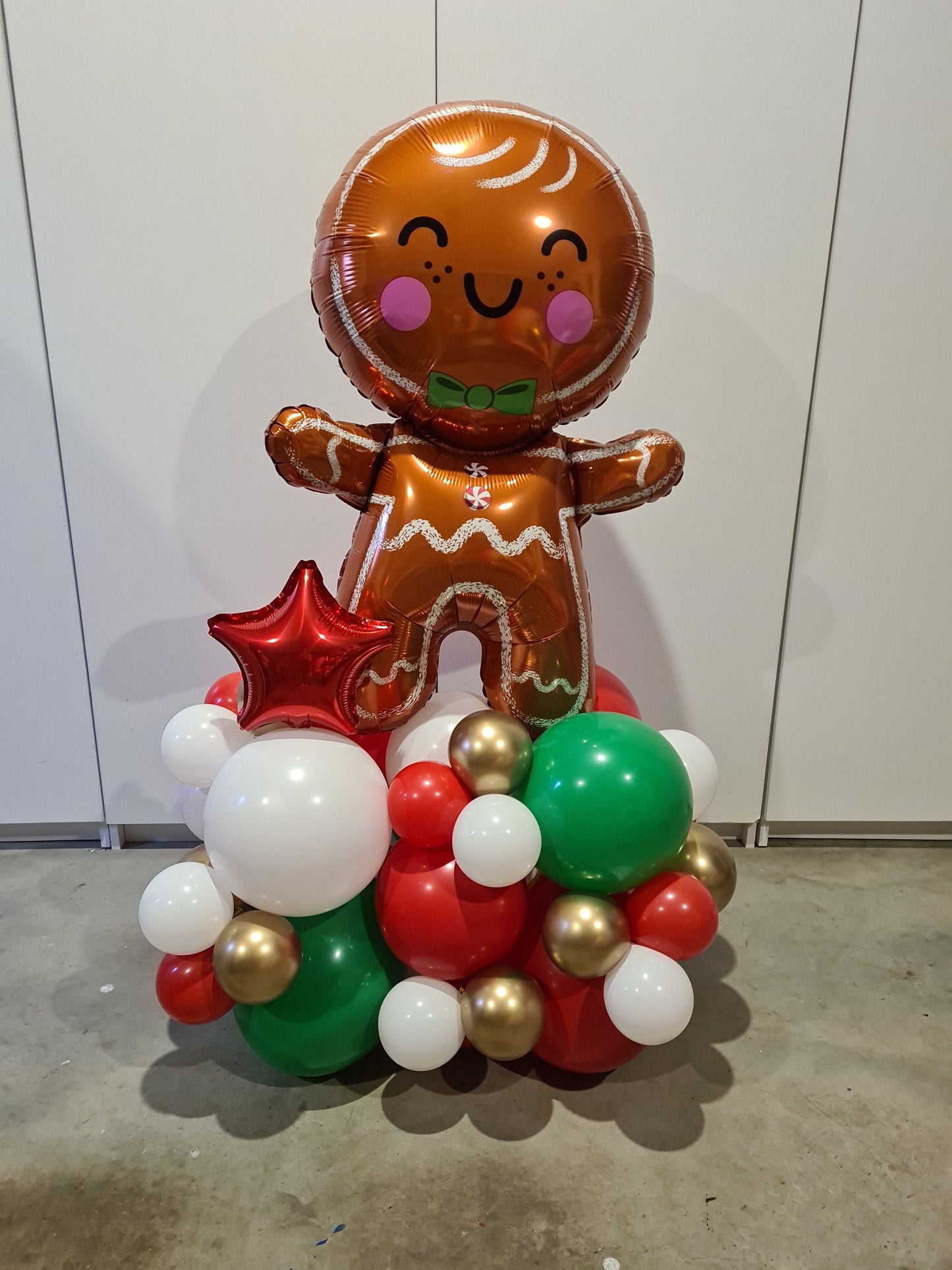Mid size Christmas Balloon Arrangement