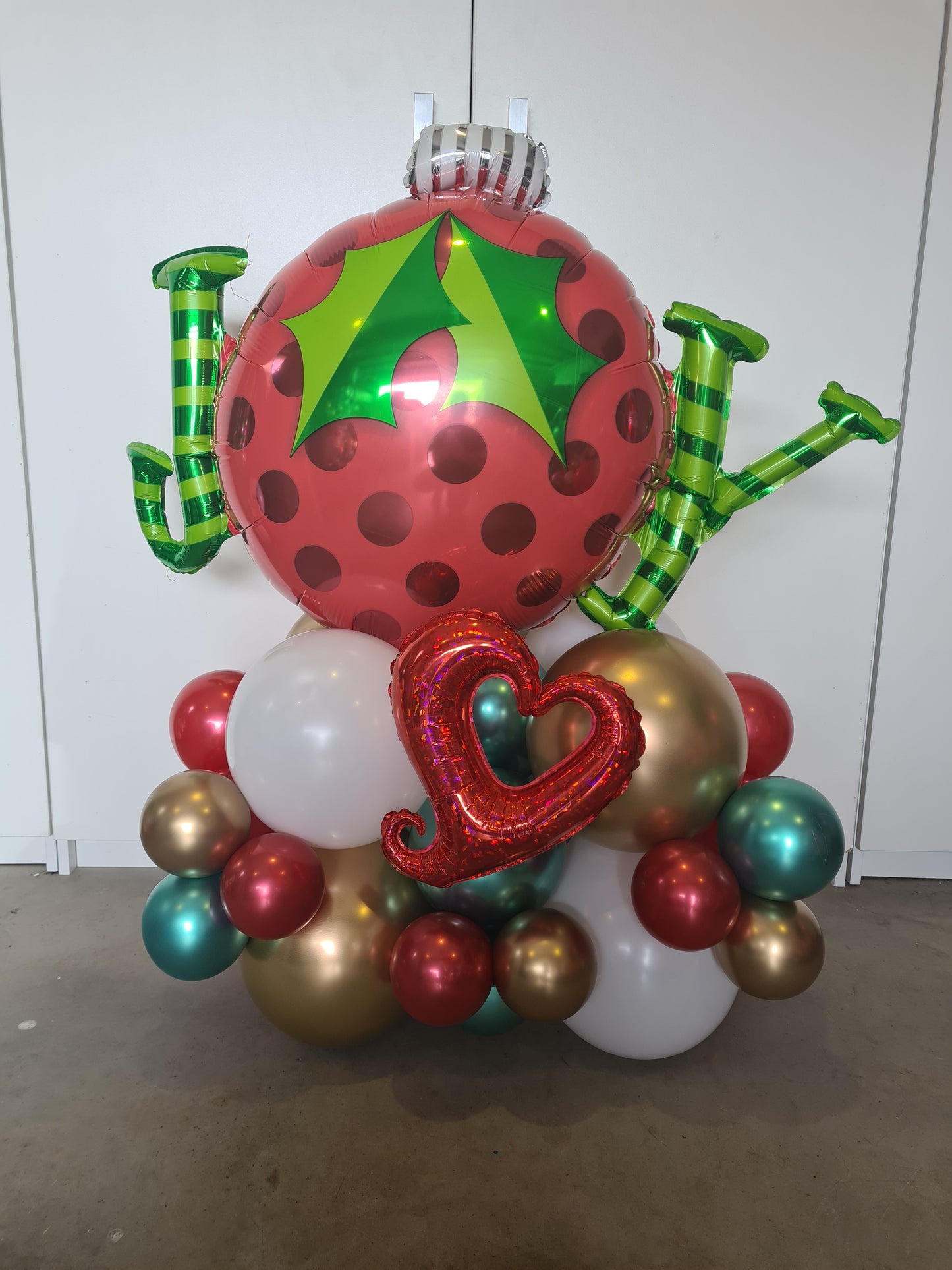 Mid size Christmas Balloon Arrangement