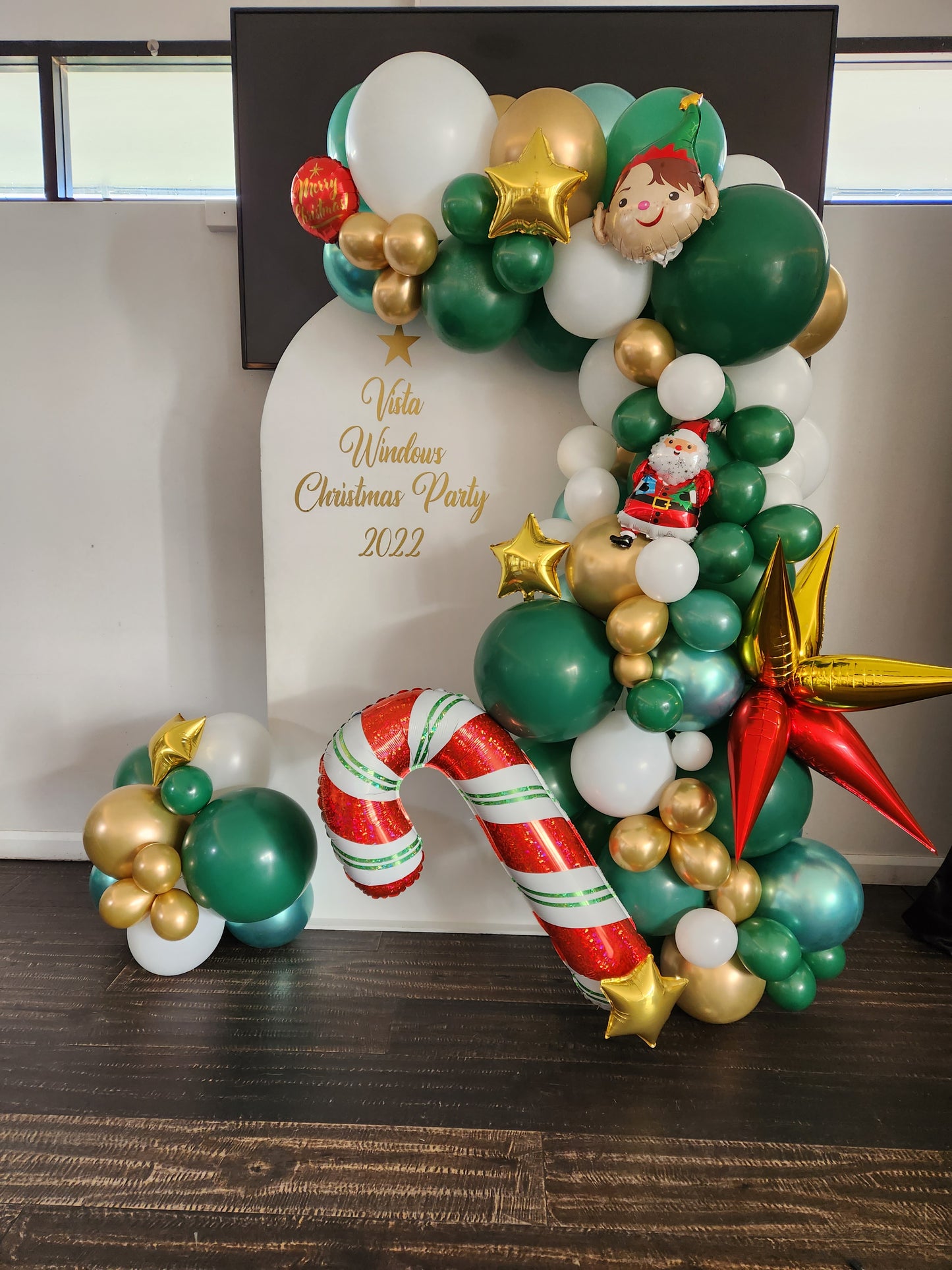 Christmas Balloon Garland