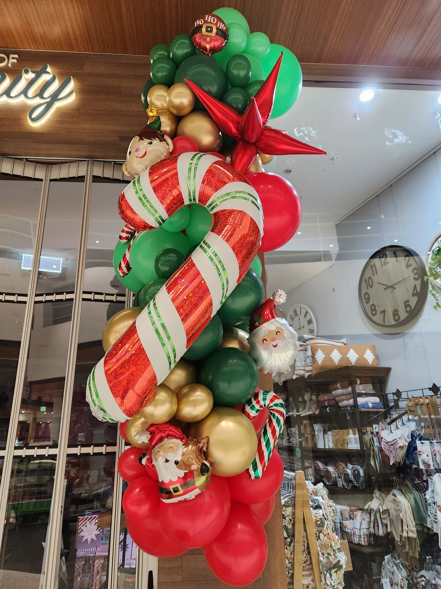 Christmas Balloon Garland
