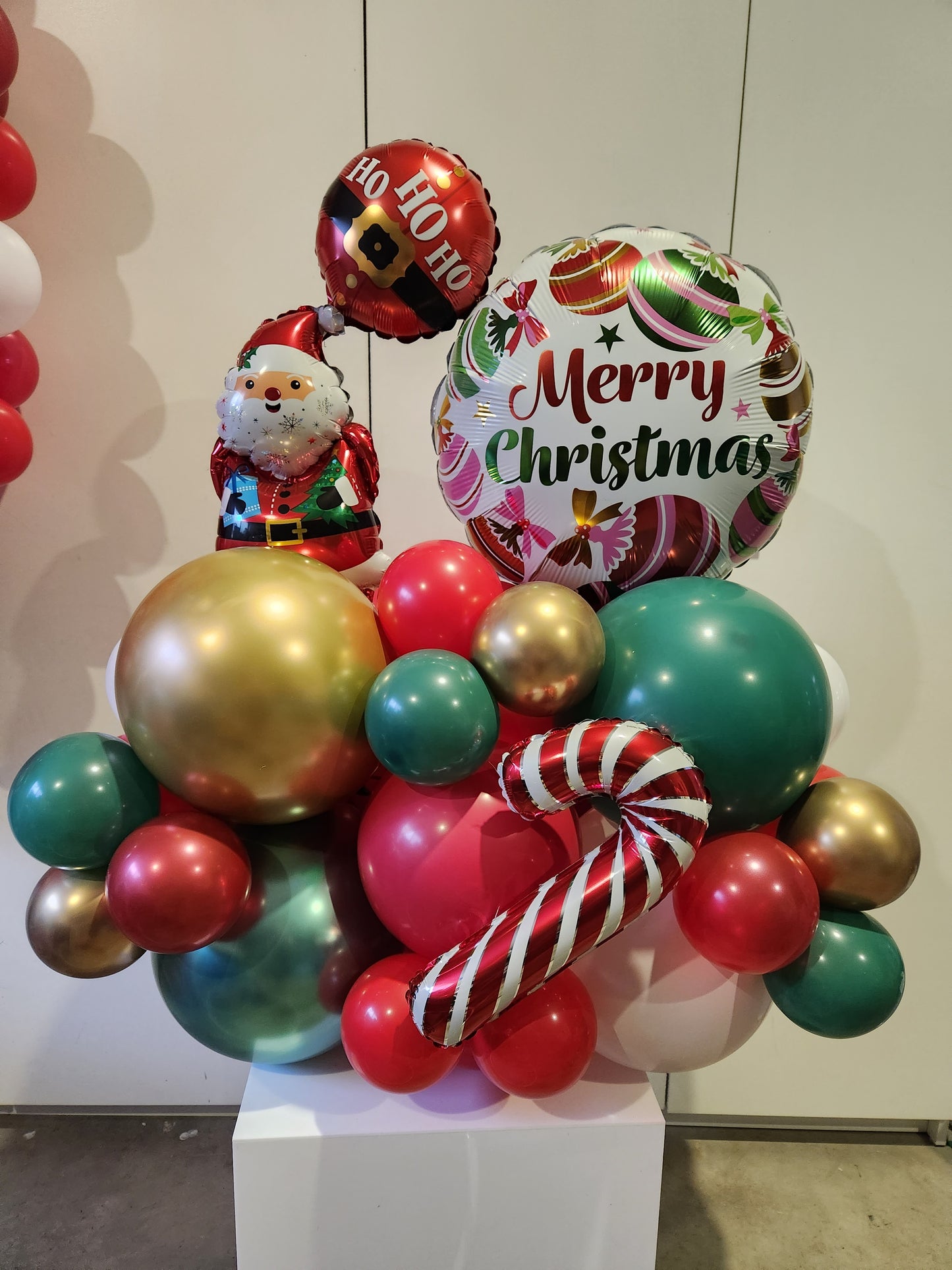 Mid size Christmas Balloon Arrangement