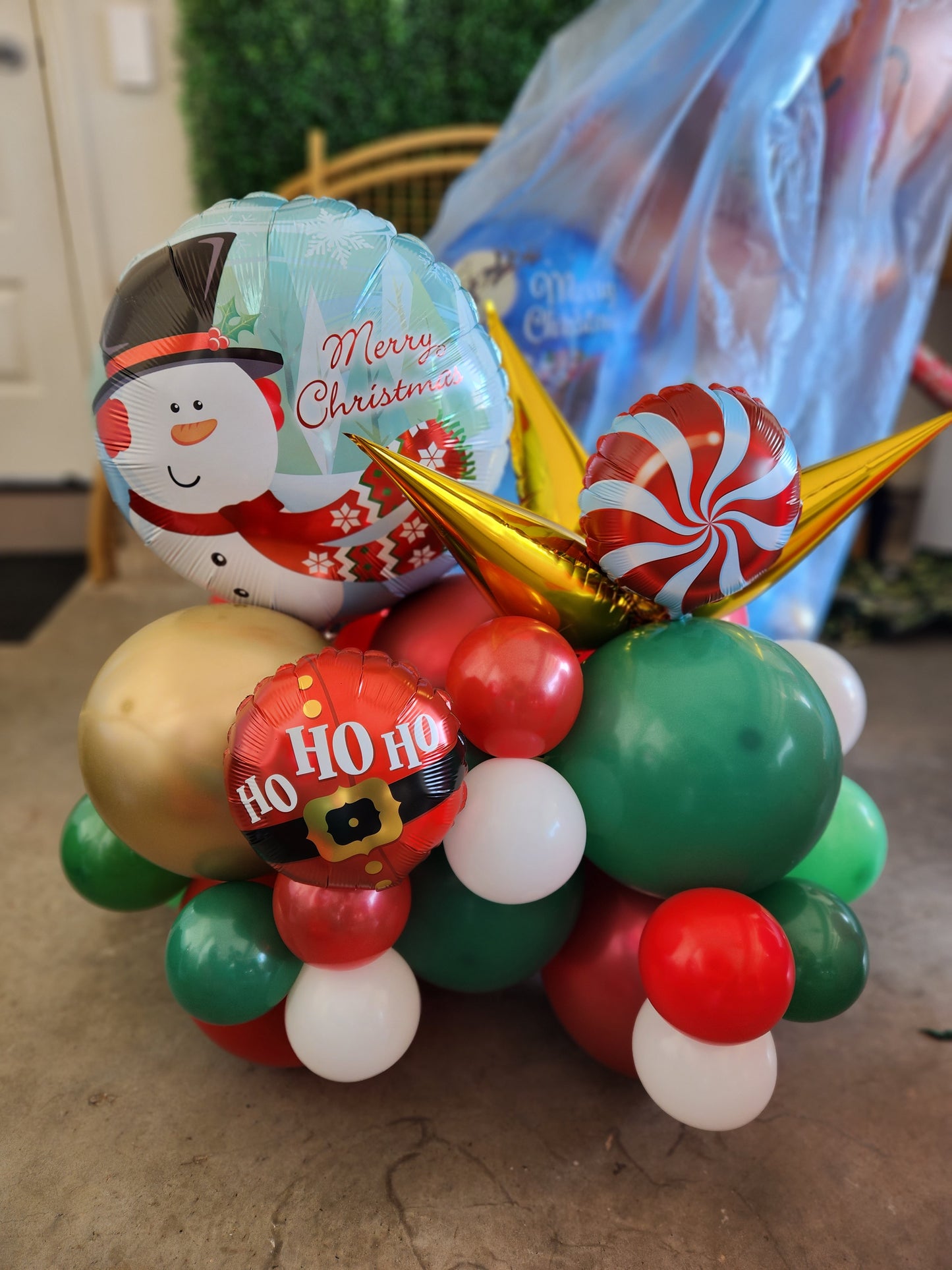Mid size Christmas Balloon Arrangement