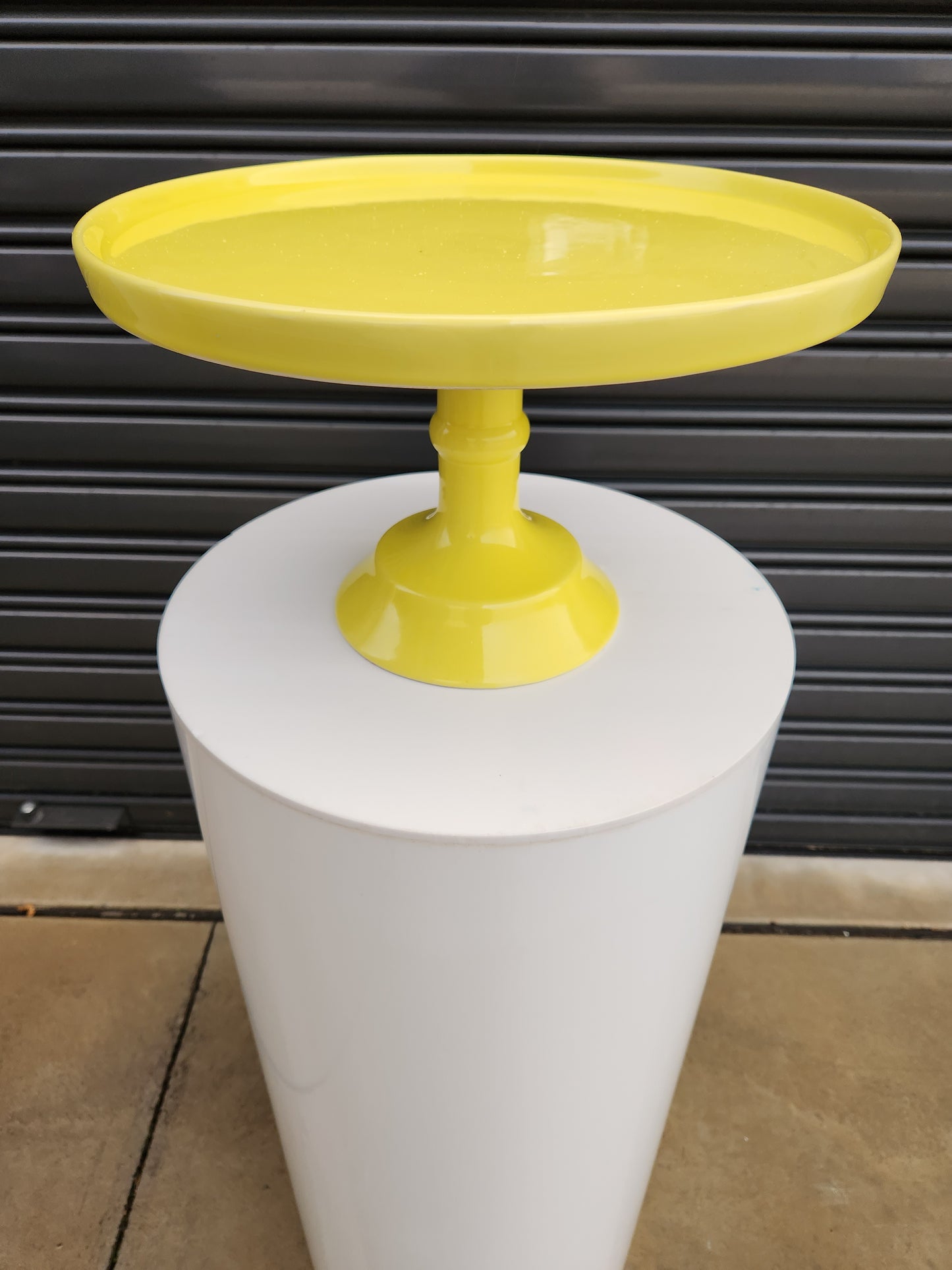 Yellow 30cm cake stand