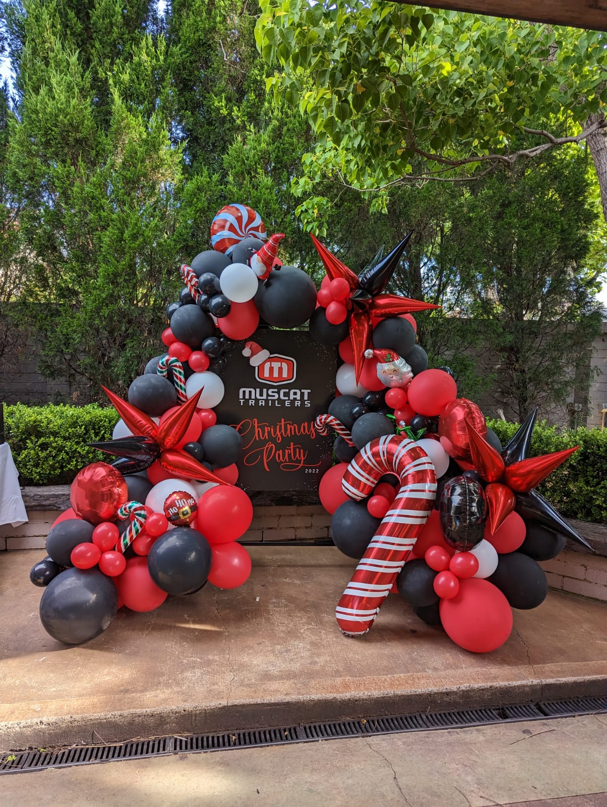 Christmas Balloon Garland