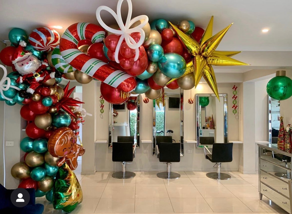 Christmas Balloon Garland