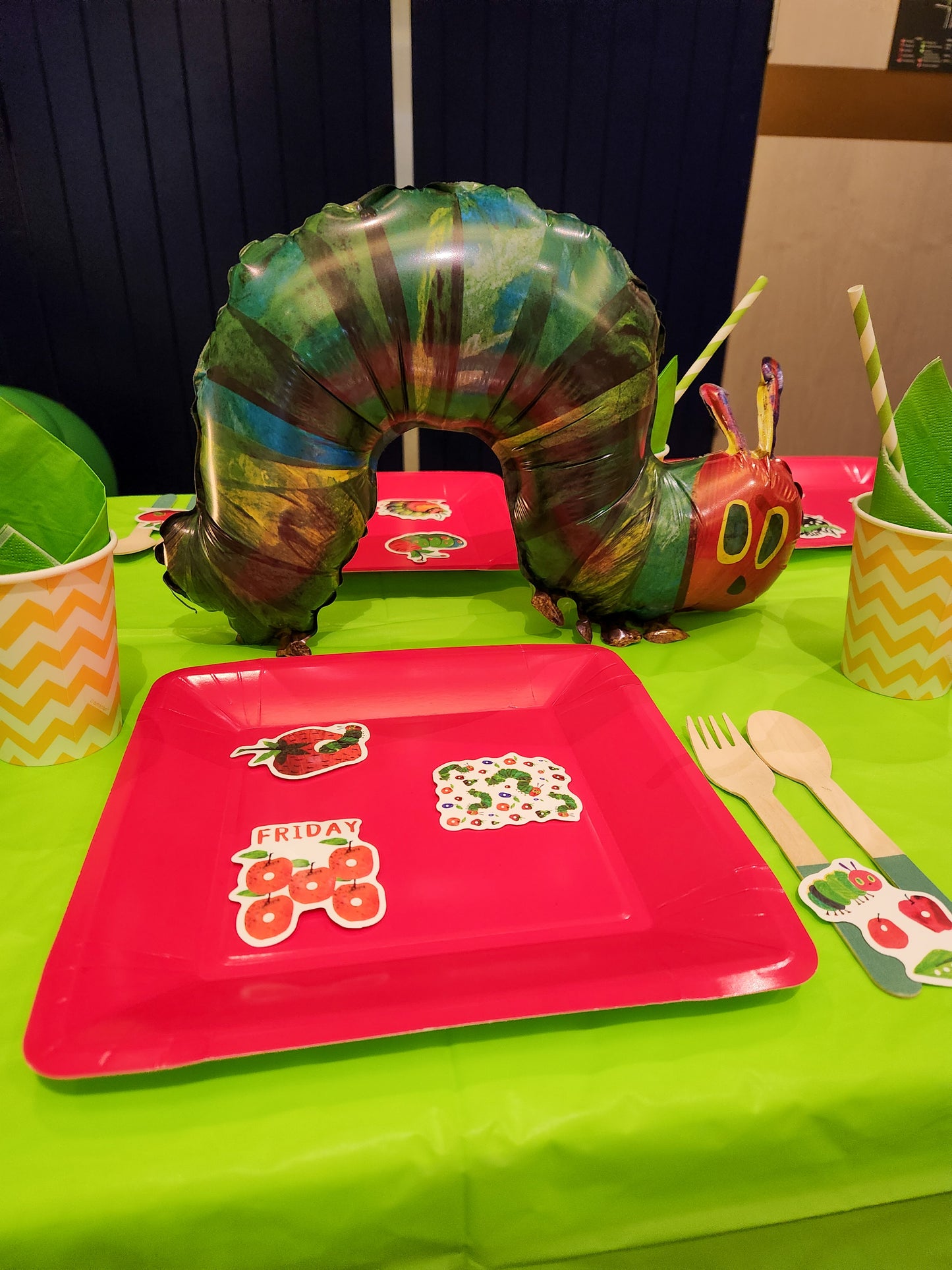 Kids table setup