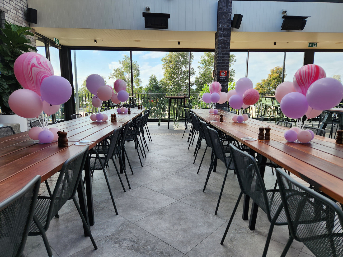 Centerpiece on stand