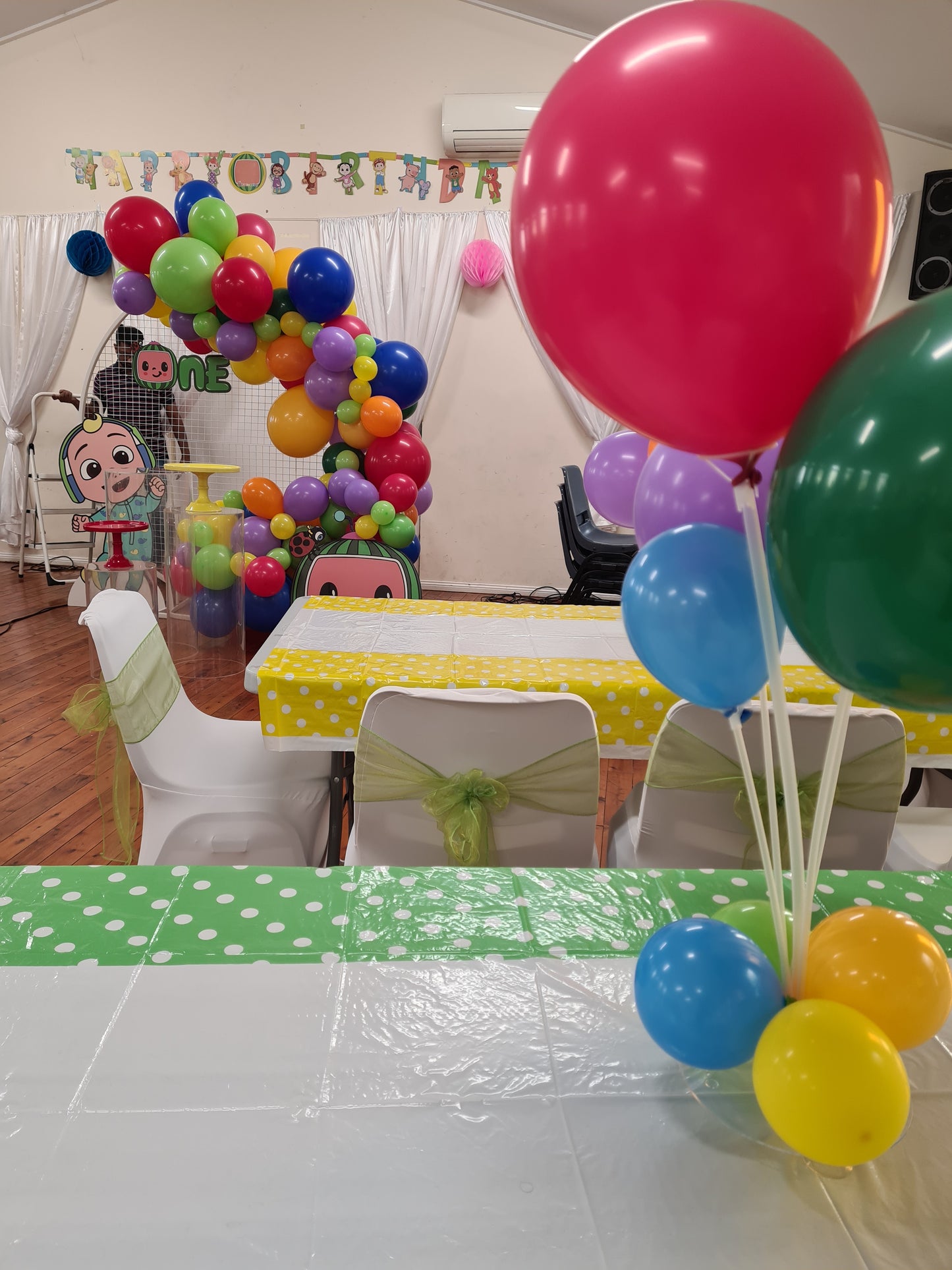 Centerpiece on stand