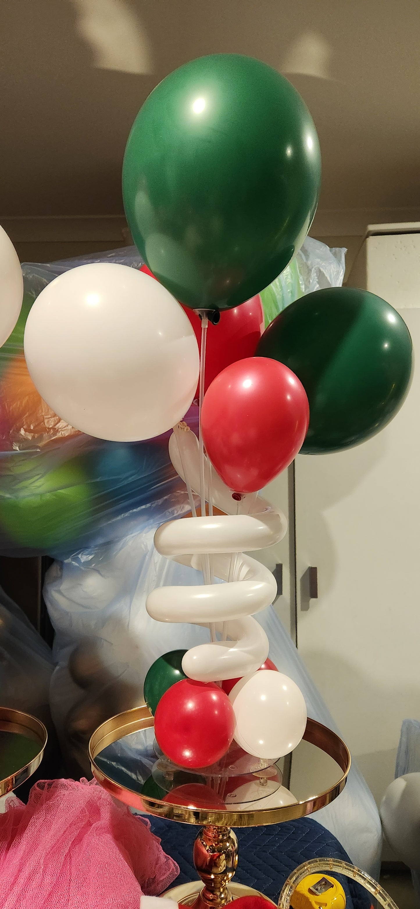 Centerpiece on stand