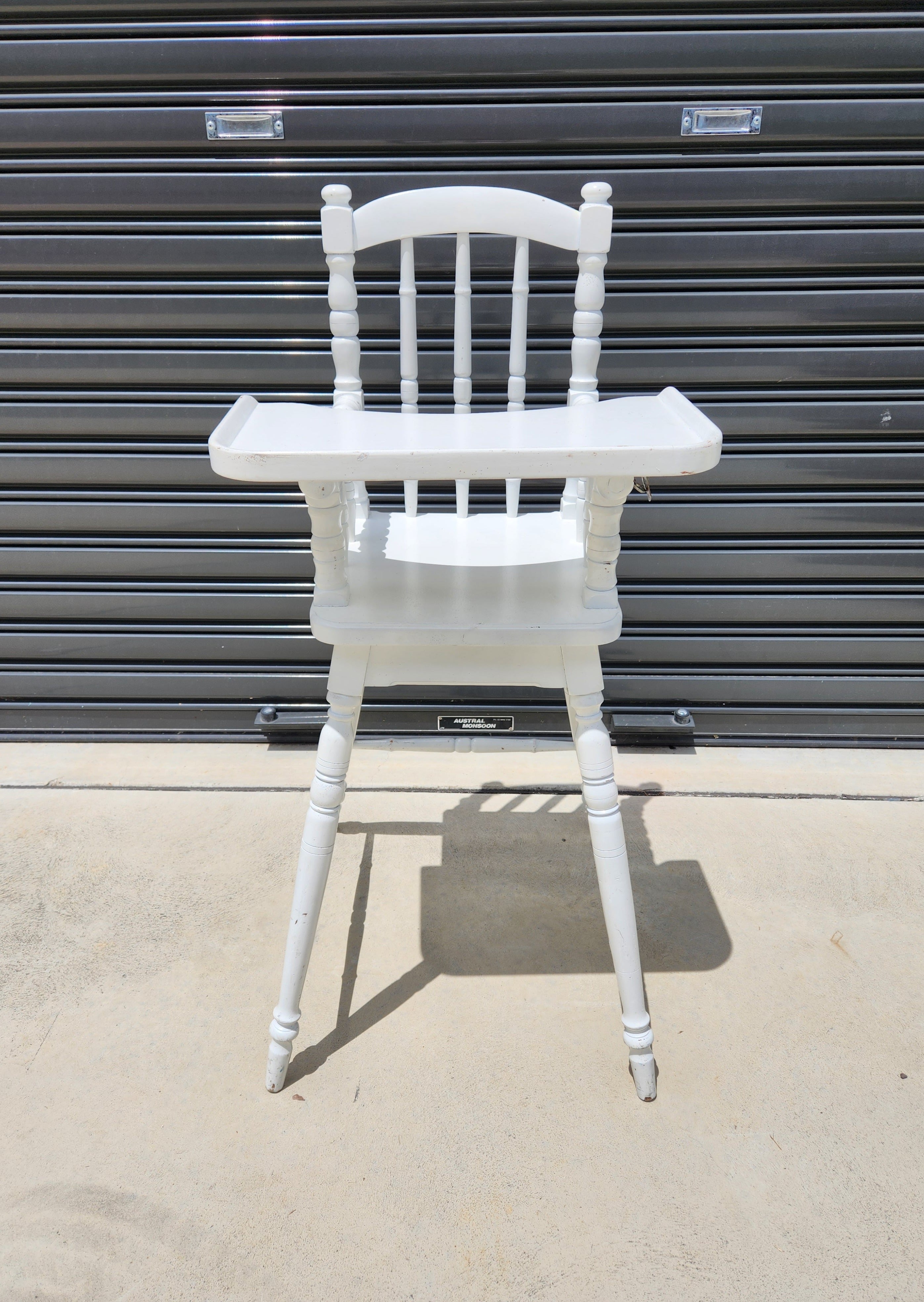 Vintage white high discount chair