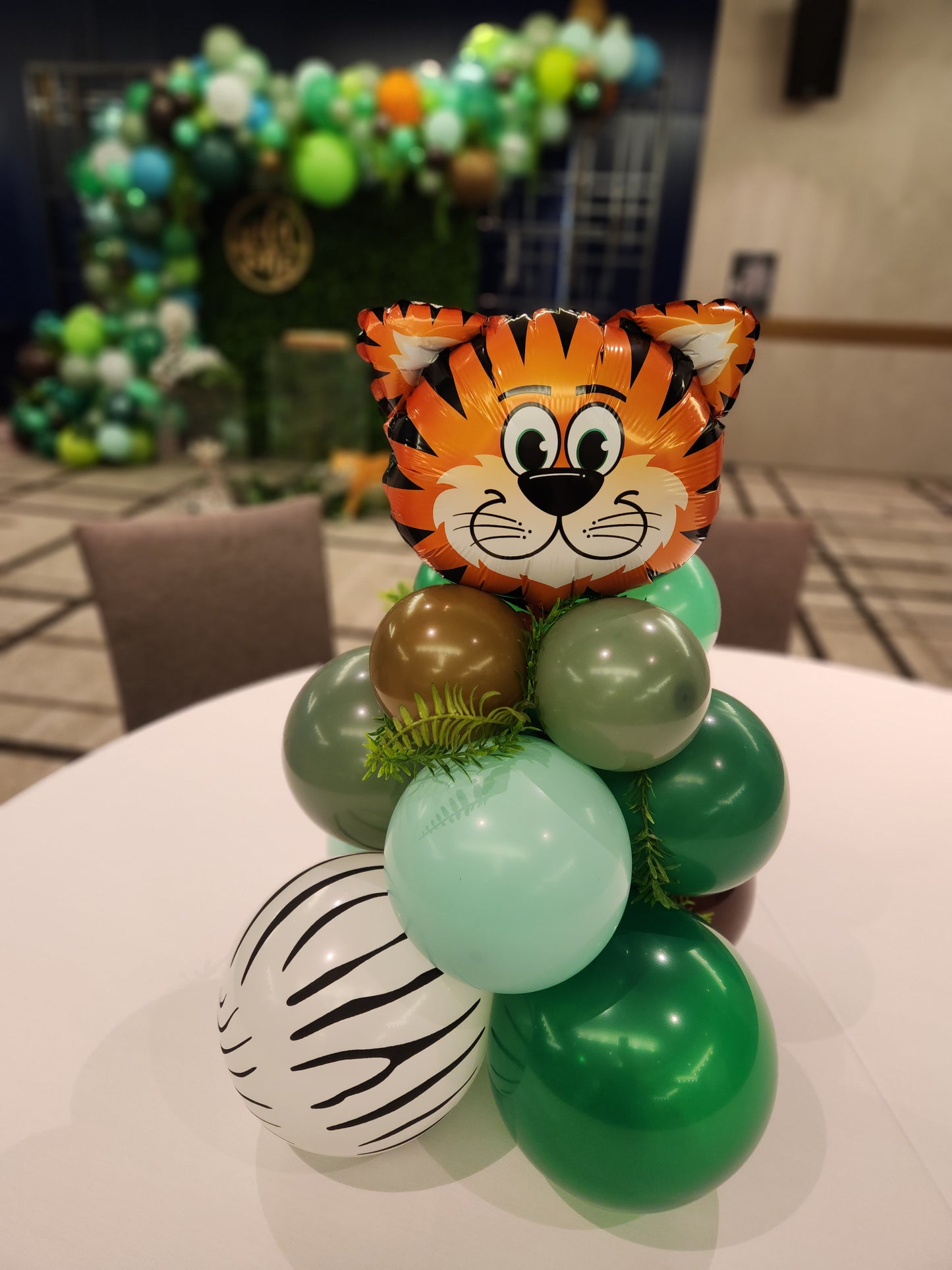 Table top with foil balloon